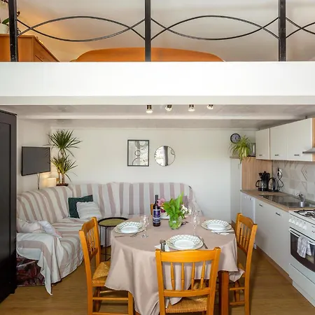 Pet Friendly In Krasica With Jacuzzi Holiday home Krasica (Primorje-Gorski Kotar)