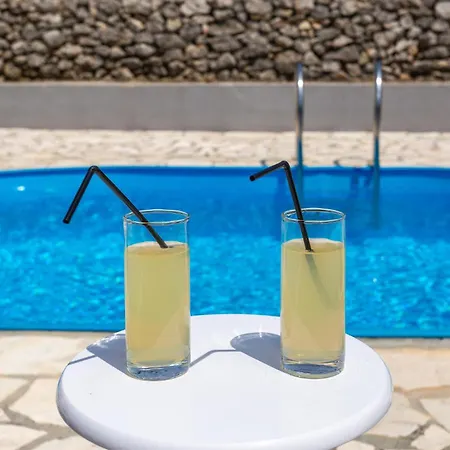 Lovely In With Outdoor Swimming Pool Krasica (Primorje-Gorski Kotar)