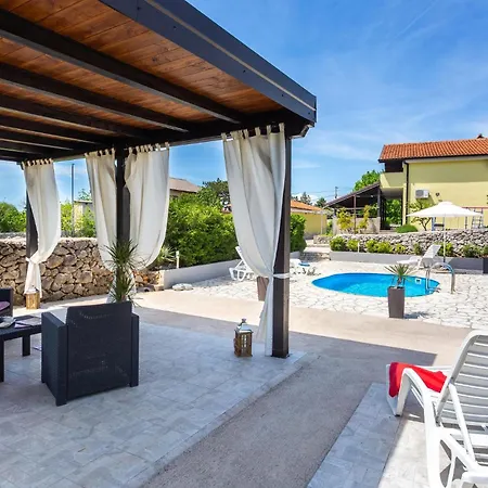 Pet Friendly In Krasica With Jacuzzi Holiday home *