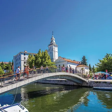 Holiday home Pet Friendly In Krasica With Jacuzzi